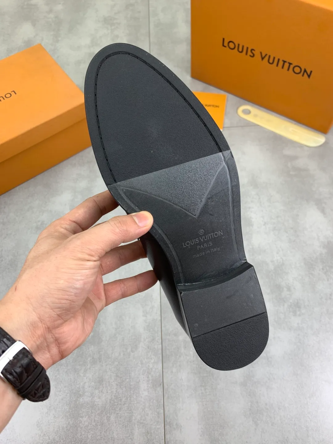 Men's Men's Shoes 💰P420 [New Style] 💰Yangli💎💎💎[Louis Vuitton] LV high-end men's formal business leather shoes, original order 1:1! Original imported calfskin, original metal buckle, imported sheepskin lining for feet, original outsole, men's shoe size: 39-45 (38.46 customized) black optional